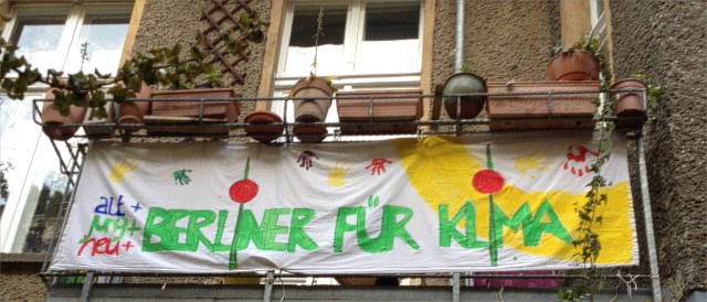 Berliners showing their support for a municipal utility