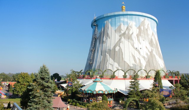 Germany is becoming a renewable Energie Wunderland - and old powerplants are turned into amusement parks, as was "Wunderland Kalkar". (Photo by mhrs.jp, CC BY-NC 2.0)