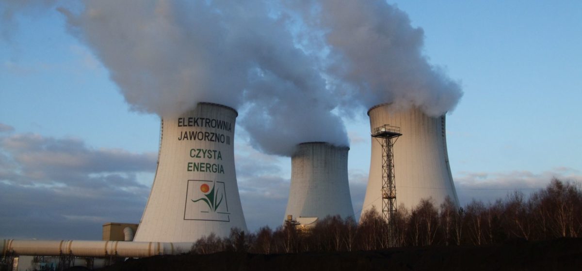 Jaworzno coal-powered station releasing clouds of smoke