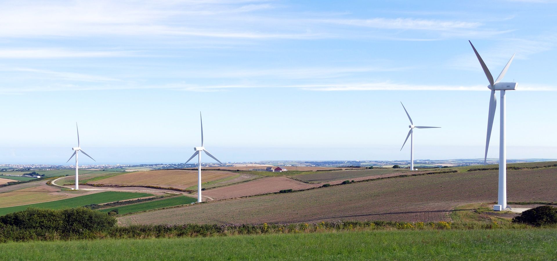 Polish politicians need to take action to change the wind turbine laws to ensure the renewable energy industry