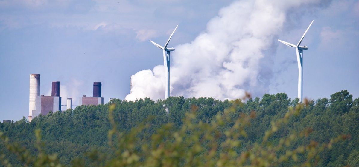 Hydrogen is an alternative fuel in the transport and energy sector in large scale